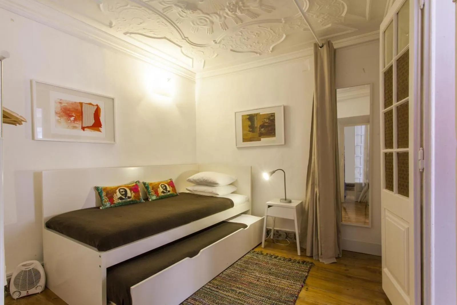 C2 Bairro Alto 18Th Century Beautiful Apartment Лиссабон